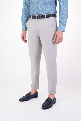 Vlněné kalhoty V uvolněném střihu Vlněné kalhoty V uvolněném střihu