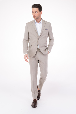 Vlněný oblek V přiléhavém střihu Vlněný oblek V přiléhavém střihu