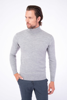 Svetr z merino vlny V pohodlném střihu Svetr z merino vlny V pohodlném střihu