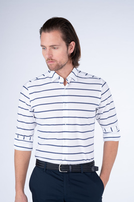 Bavlněná košile V přiléhavém střihu Bavlněná košile V přiléhavém střihu