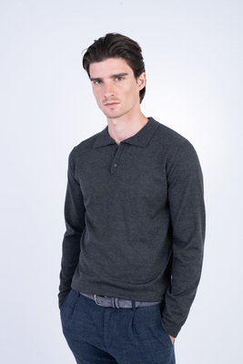 Vlněný svetr s límcem V pohodlném střihu Vlněný svetr s límcem V pohodlném střihu