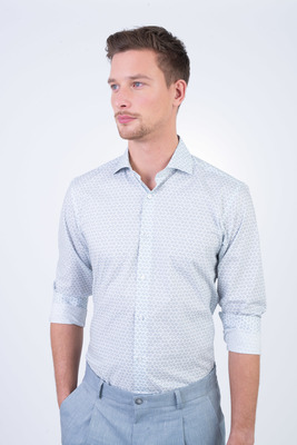 Bavlněná košile se vzorem V pohodlném střihu