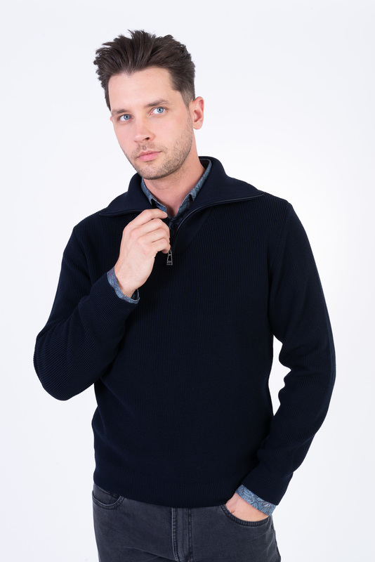 Svetr z merino vlny V pohodlném střihu