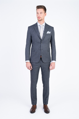 Vlněný oblek s kostkovaným vzorem V přiléhavém střihu