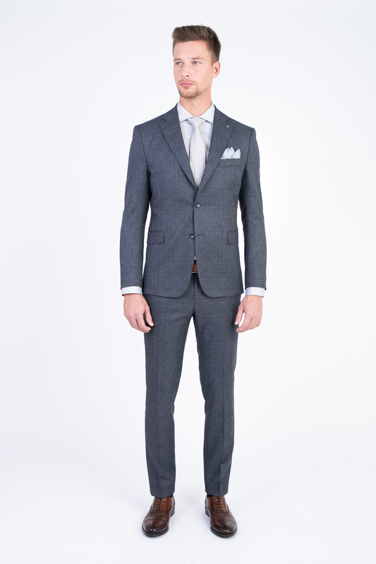Vlněný oblek s kostkovaným vzorem V přiléhavém střihu