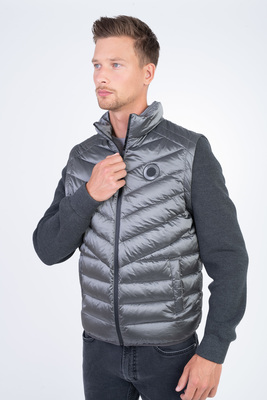 Bunda s odnímatelnými rukávy V pohodlném střihu