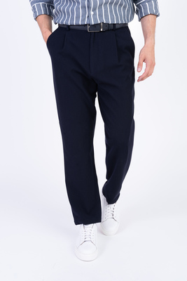 Strečové pletené kalhoty V pohodlném střihu Strečové pletené kalhoty V pohodlném střihu