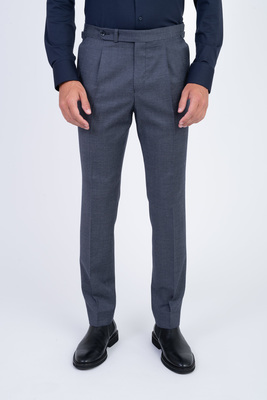 Vlněné kalhoty se sponou V pohodlném střihu Vlněné kalhoty se sponou V pohodlném střihu