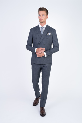 Dvouřadý károvaný oblek V přiléhavém střihu