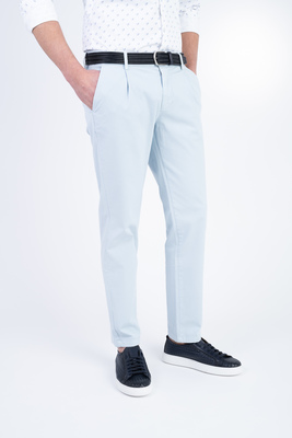 Strečové kalhoty V přiléhavém střihu