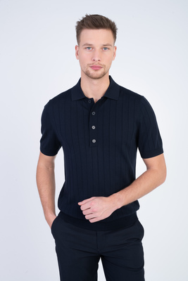 Pletené polo s hedvábím V přiléhavém střihu