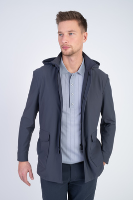 Sportovní bunda s kapucí V pohodlném střihu