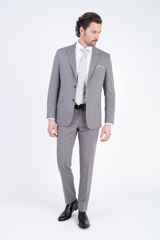 Károvaný strečový oblek V pohodlném střihu